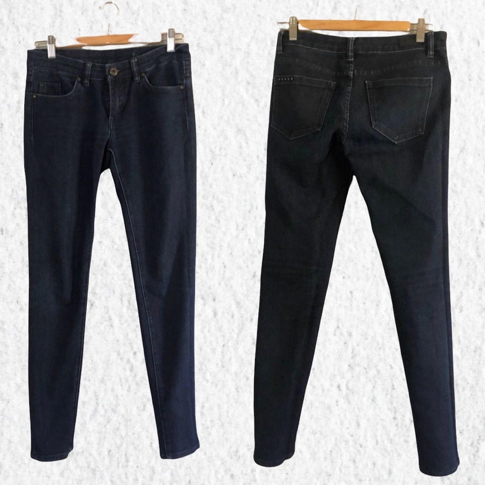 BLANK NYC size 27 dark wash